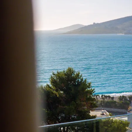 Day Lux * Sarandë