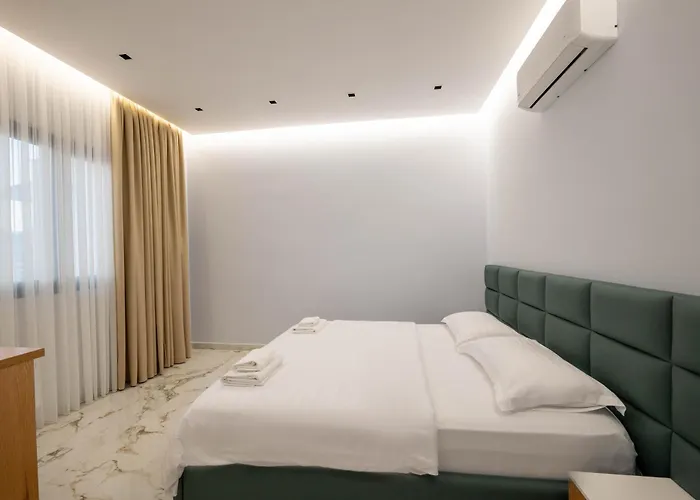 Day Lux Apartament *